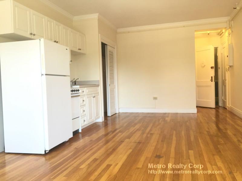 Studio bed, 1 bath apartment for rent at 1284 Beacon St Unit 303, Coolidge Corner — photo 2 of 10