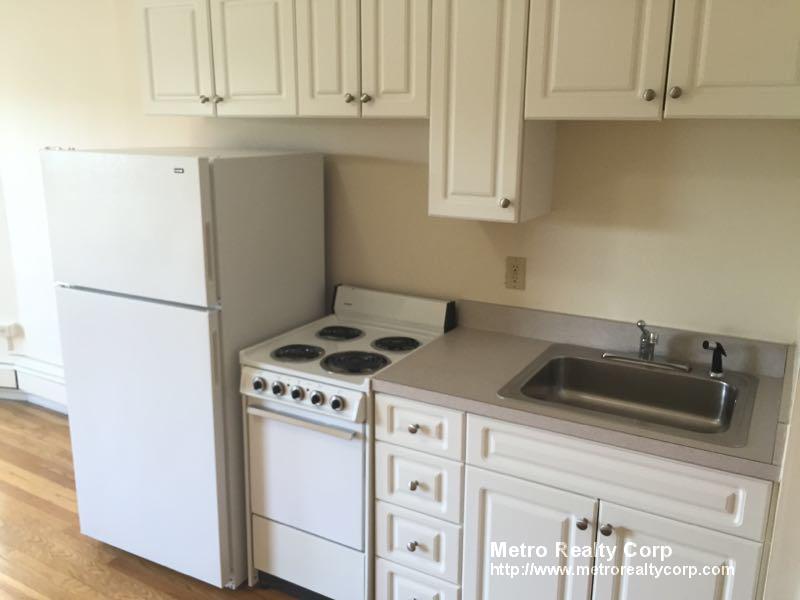 Studio bed, 1 bath apartment for rent at 1284 Beacon St Unit 303, Coolidge Corner — photo 4 of 10