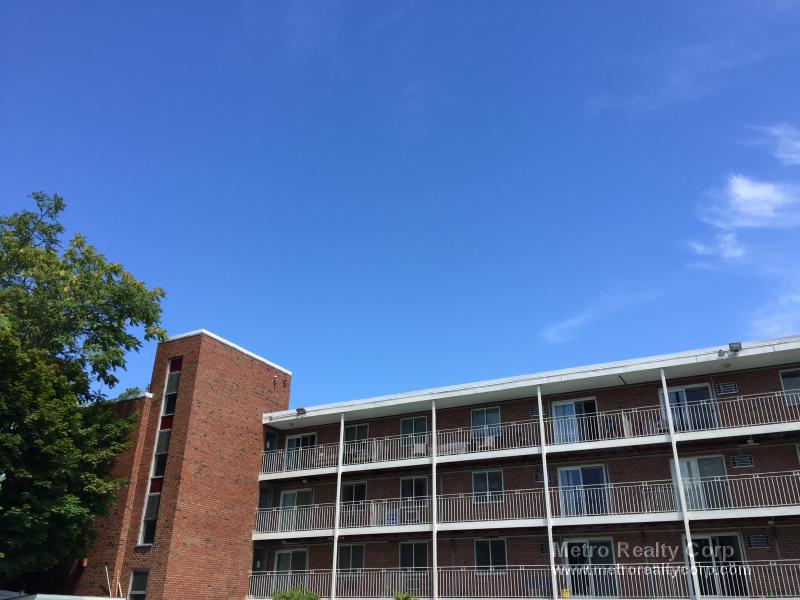 50 Green St, Brookline