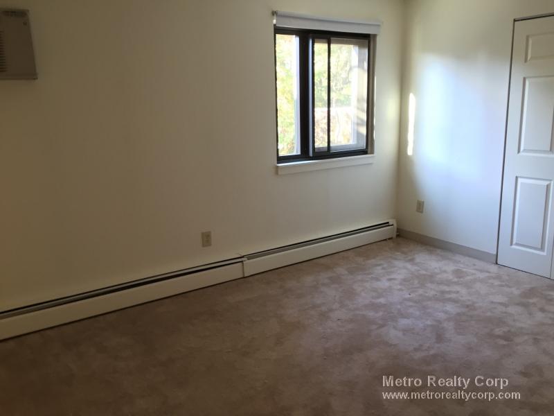 80 Pleasant St, Coolidge Corner