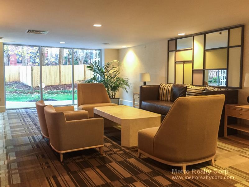 101 Monmouth St, Brookline