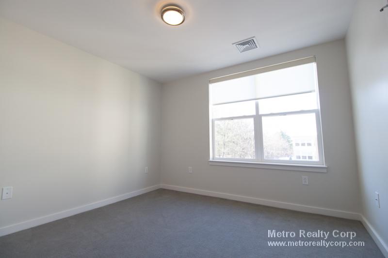 1 Whittemore Ave, North Cambridge