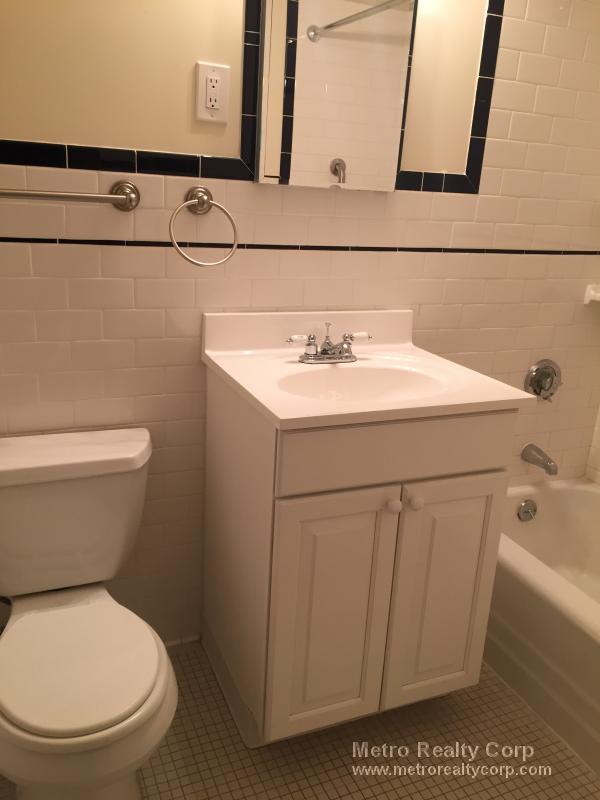 101 Monmouth St, Brookline