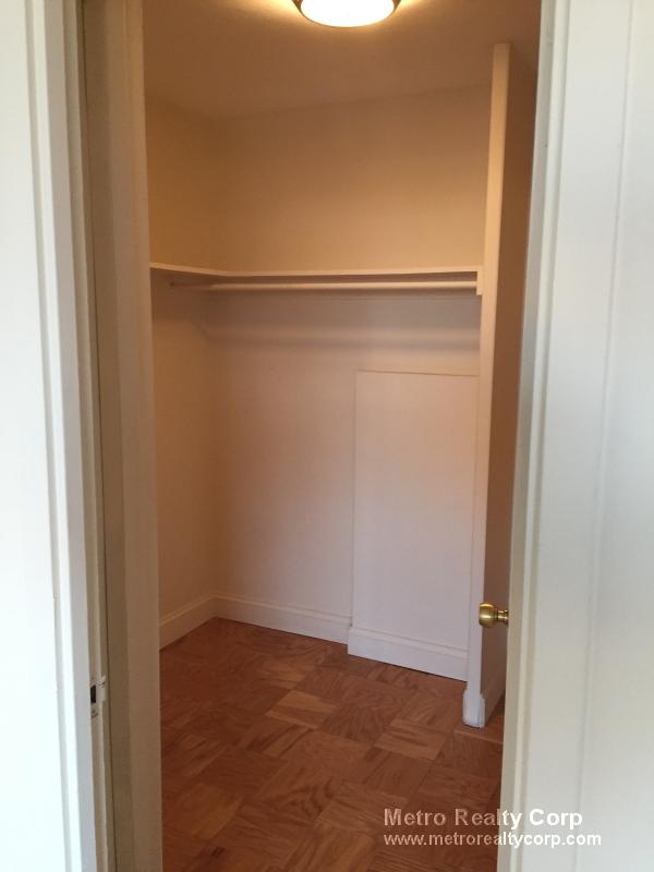 101 Monmouth St, Brookline