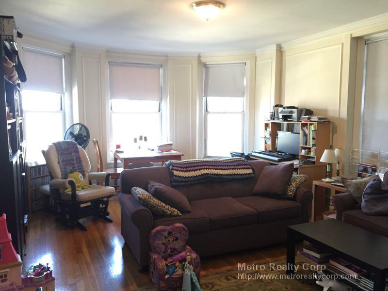 1284 Beacon St, Coolidge Corner