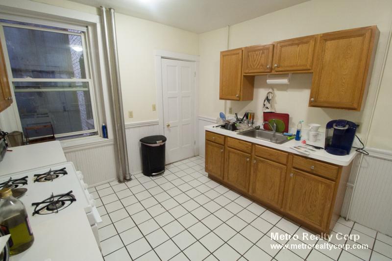 1209 Beacon St, Brookline