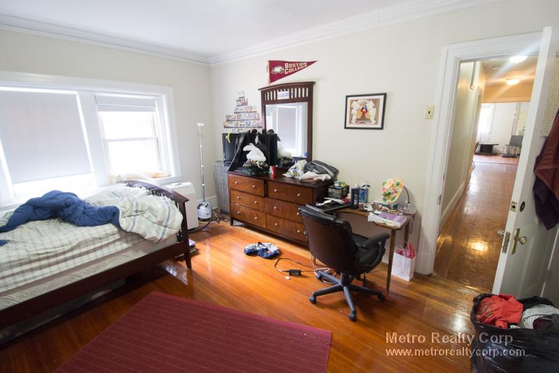 1209 Beacon St, Brookline
