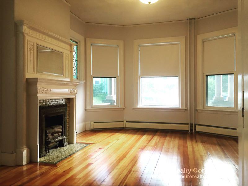 31 Ashfield St, Roslindale