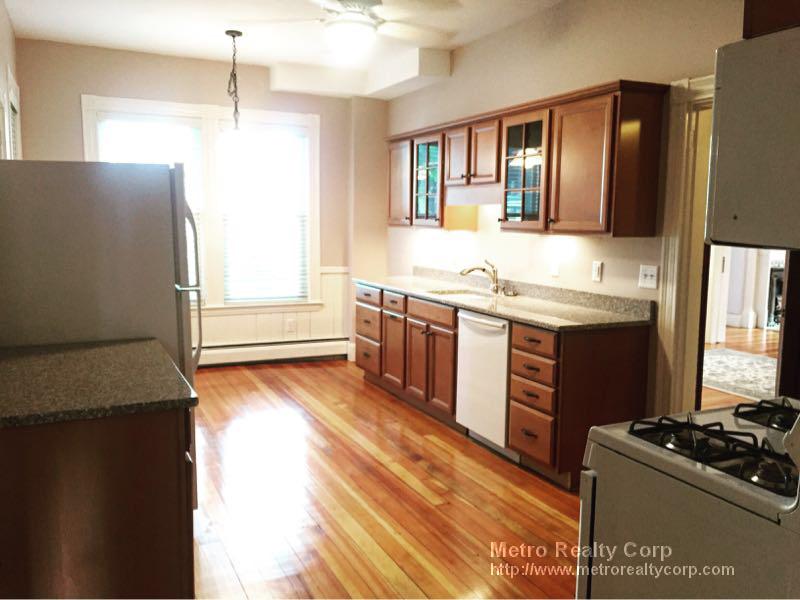 31 Ashfield St, Roslindale