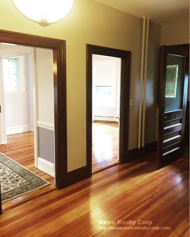 31 Ashfield St, Roslindale