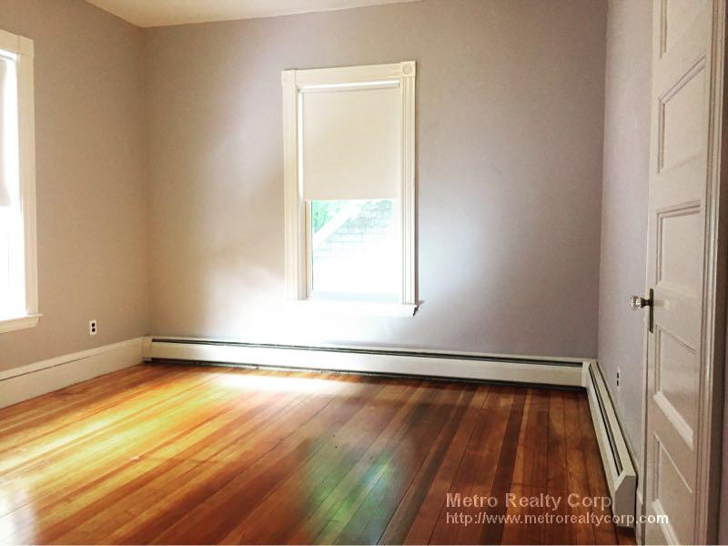 31 Ashfield St, Roslindale