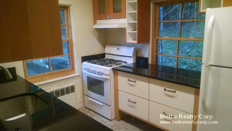 648 Washington St, Washington Square