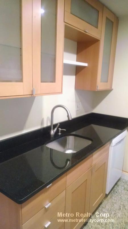 648 Washington St, Washington Square