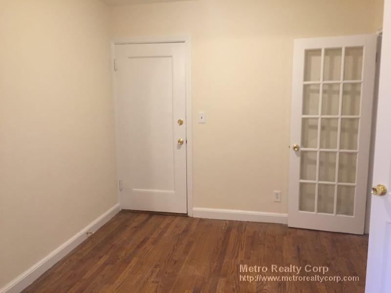 648 Washington St, Washington Square