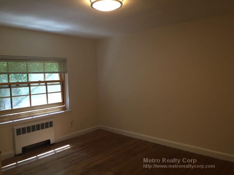 648 Washington St, Washington Square