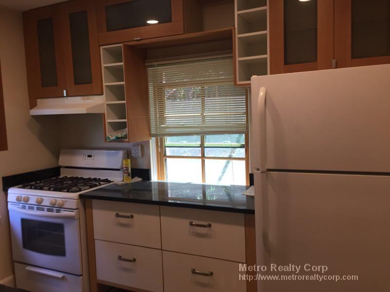 648 Washington St, Washington Square