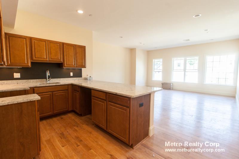 5165 Washington St, West Roxbury