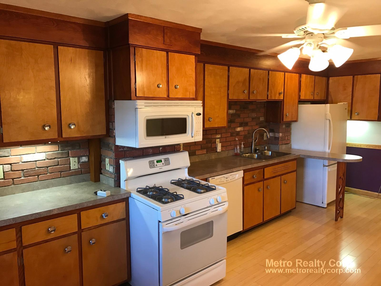 168 Chelsea St, East Boston