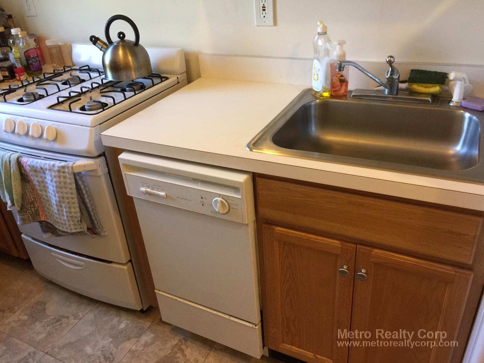 1 bed, 1 bath apartment for rent at 1940 Commonwealth Ave Unit 55, Brighton — photo 6 of 17