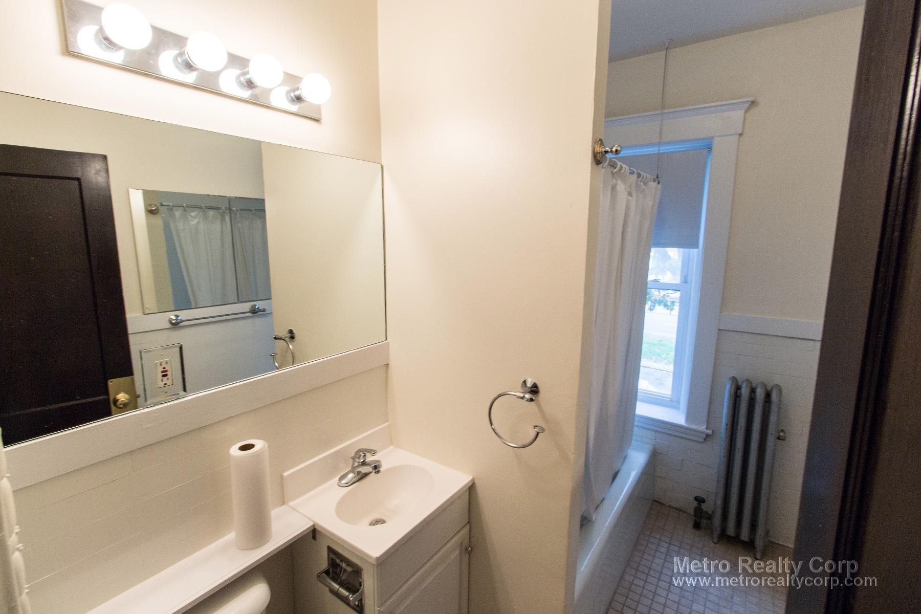 1 bed, 1 bath apartment for rent at 1368 Commonwealth Ave Unit 4, Allston — photo 11 of 18