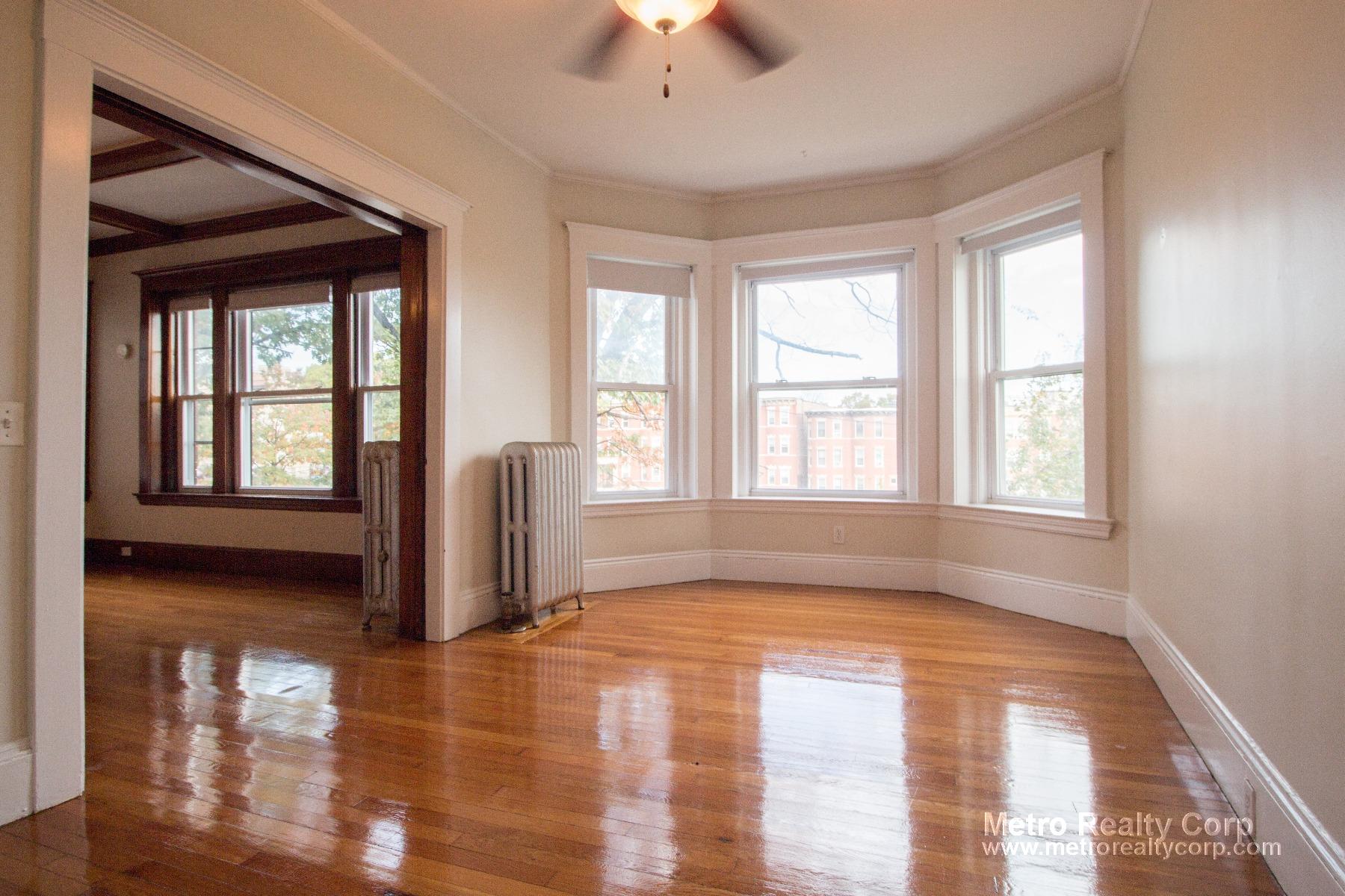 1 bed, 1 bath apartment for rent at 1368 Commonwealth Ave Unit 4, Allston — photo 4 of 18