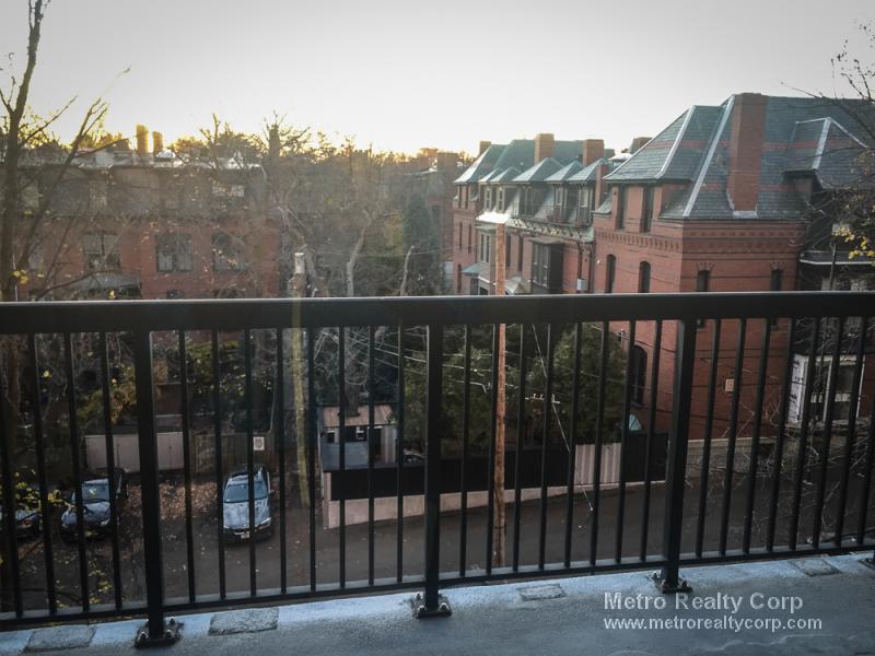 101 Monmouth St, Brookline