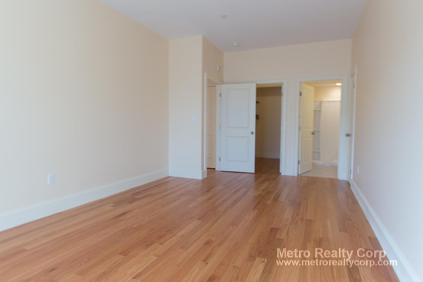 5165 Washington St, West Roxbury