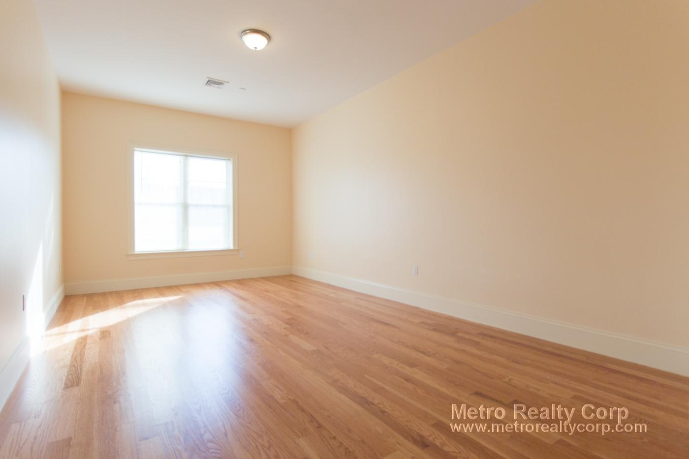 5165 Washington St, West Roxbury