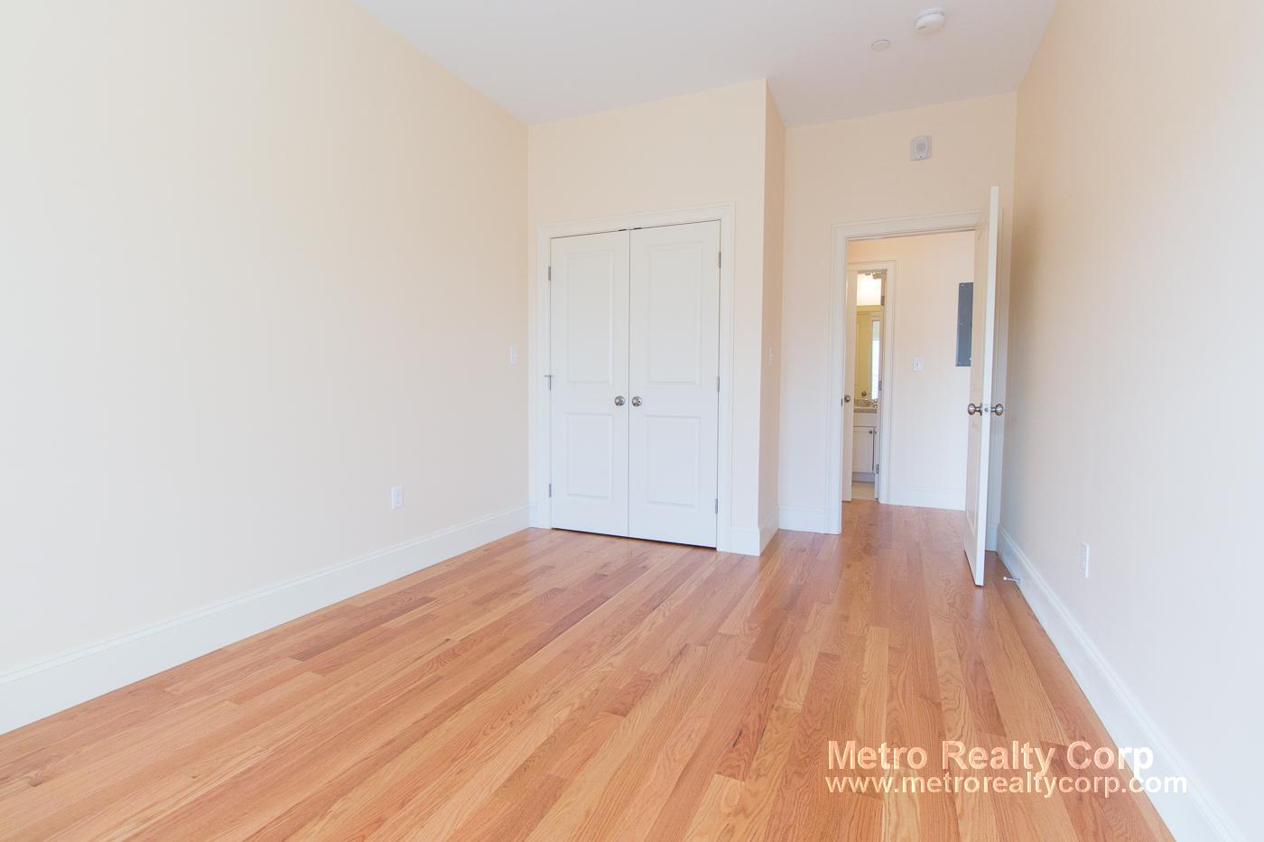 5165 Washington St, West Roxbury