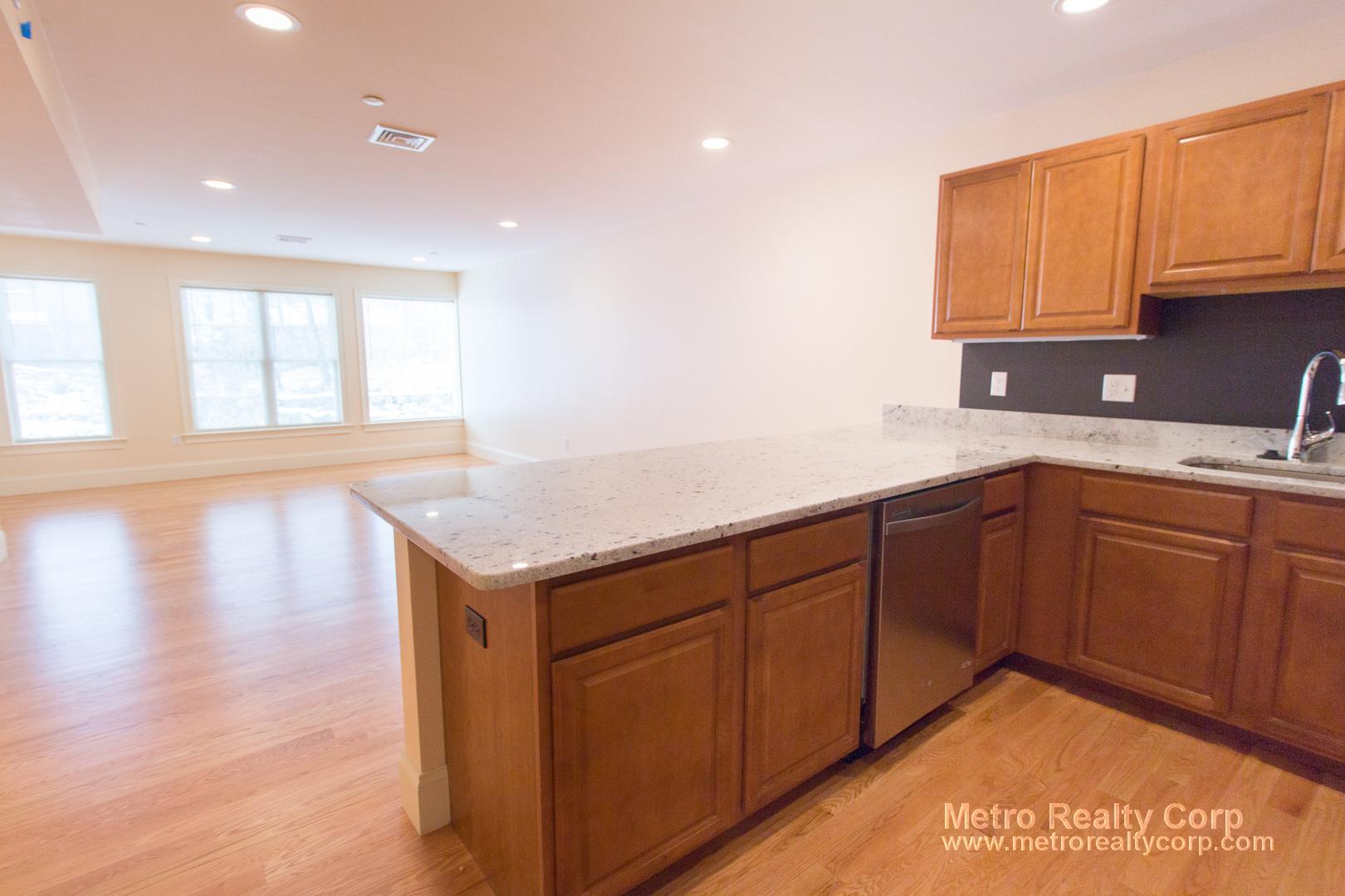 5165 Washington St, West Roxbury