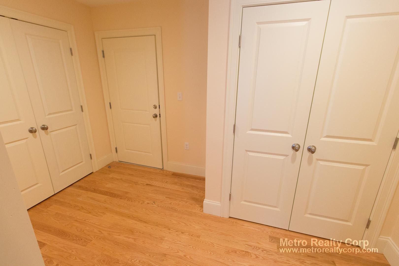 5165 Washington St, West Roxbury