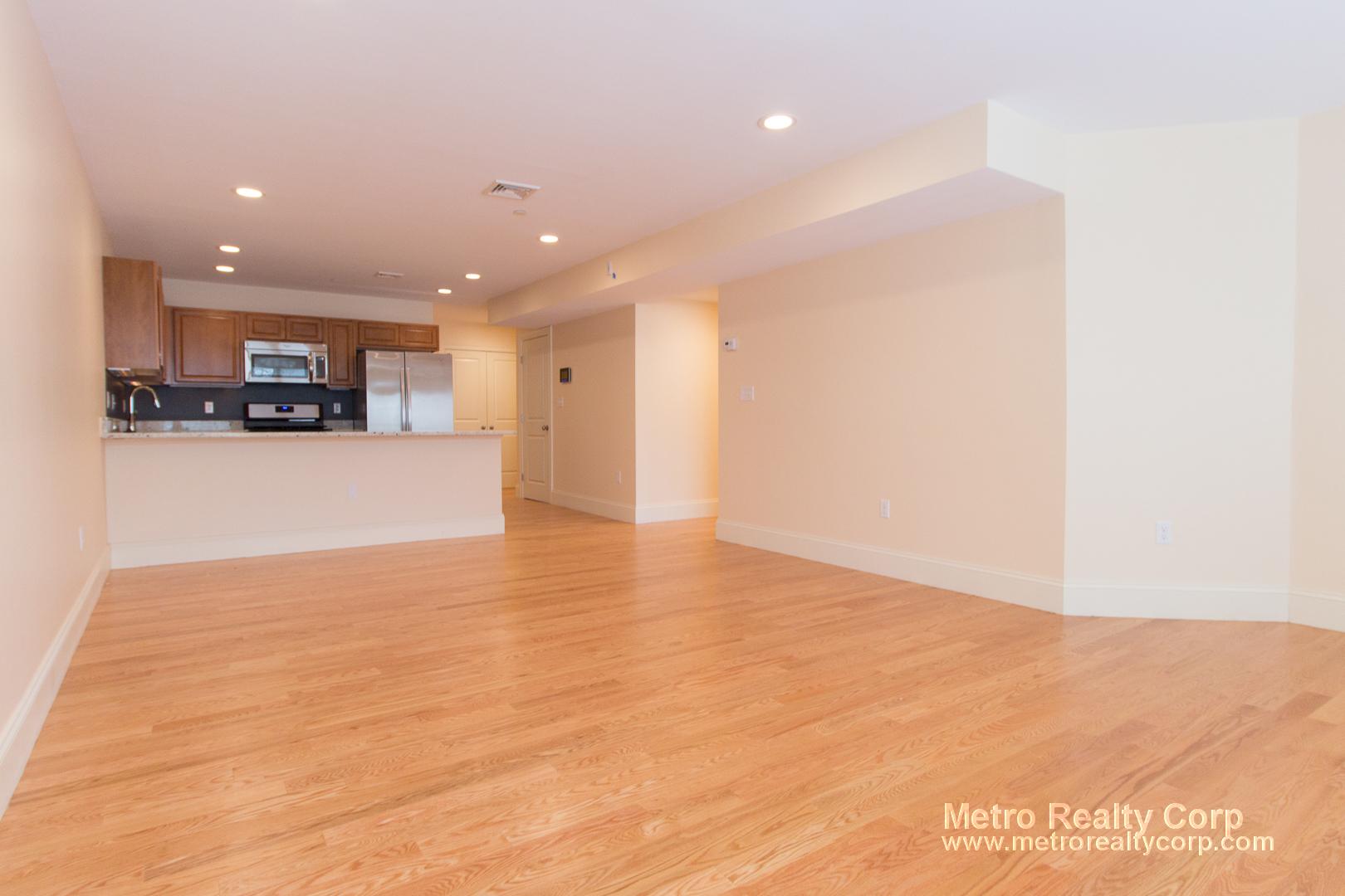 5165 Washington St, West Roxbury