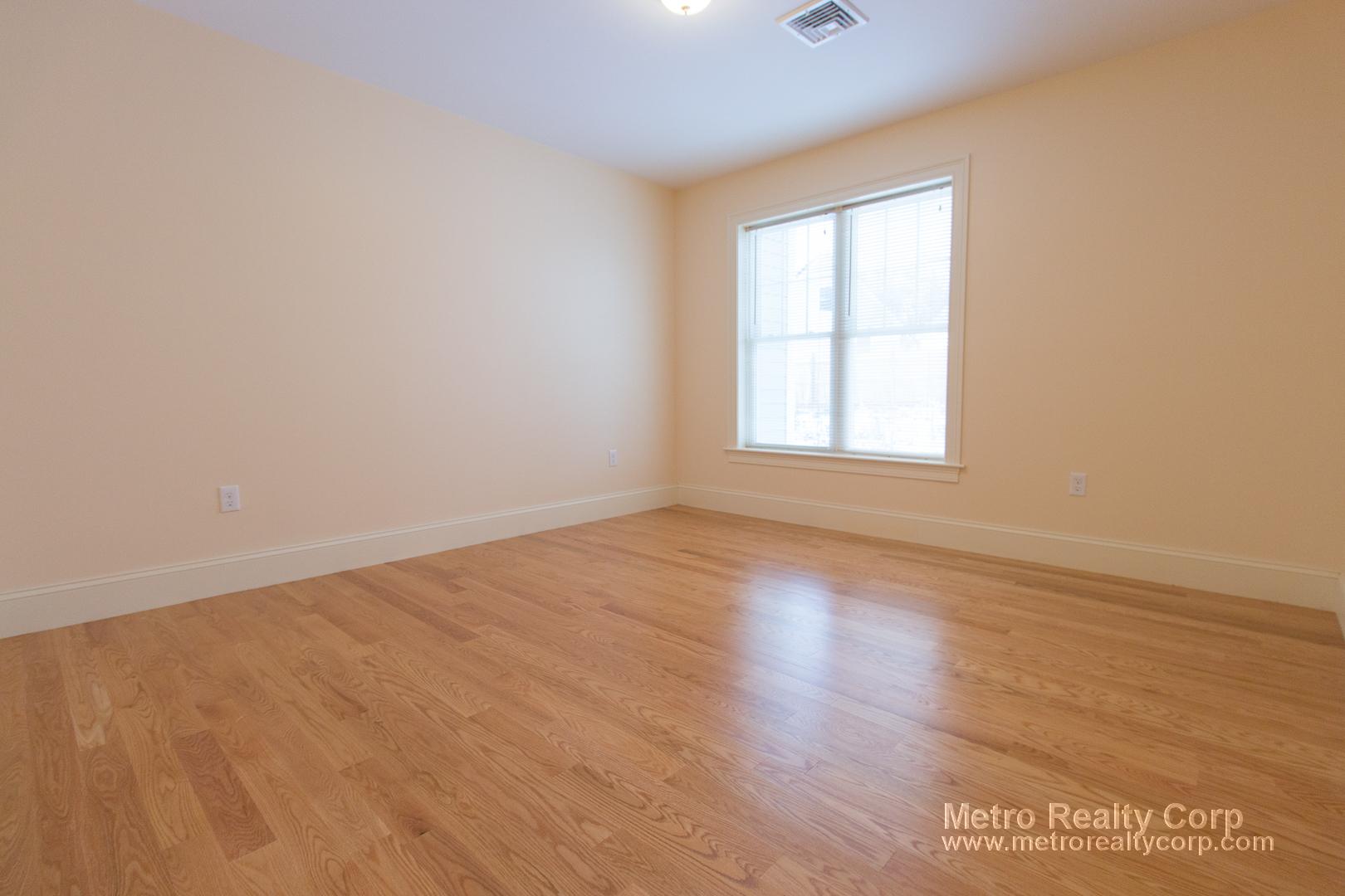 5165 Washington St, West Roxbury