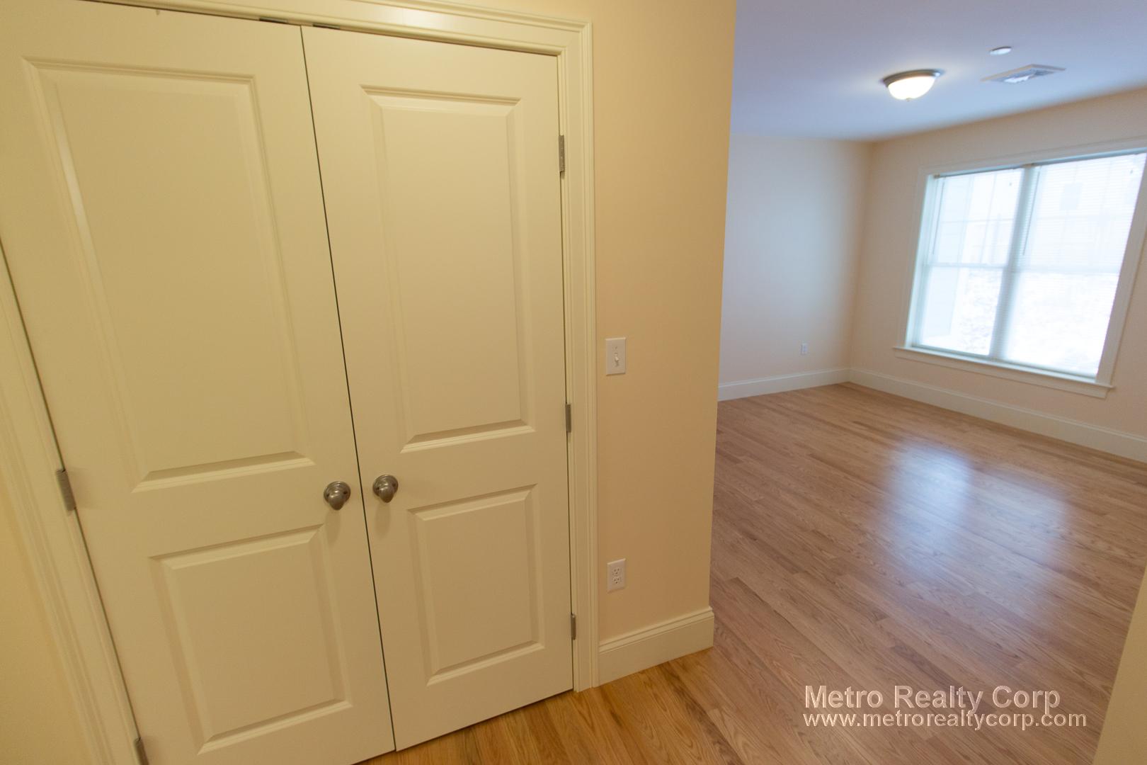 5165 Washington St, West Roxbury