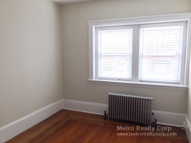 3 bed, 1 bath apartment for rent at 1211 Beacon St Unit 2, Brookline — photo 2 of 14