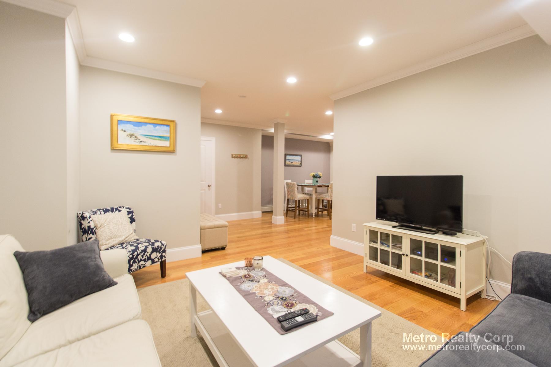 12 Greenway Ct, Coolidge Corner