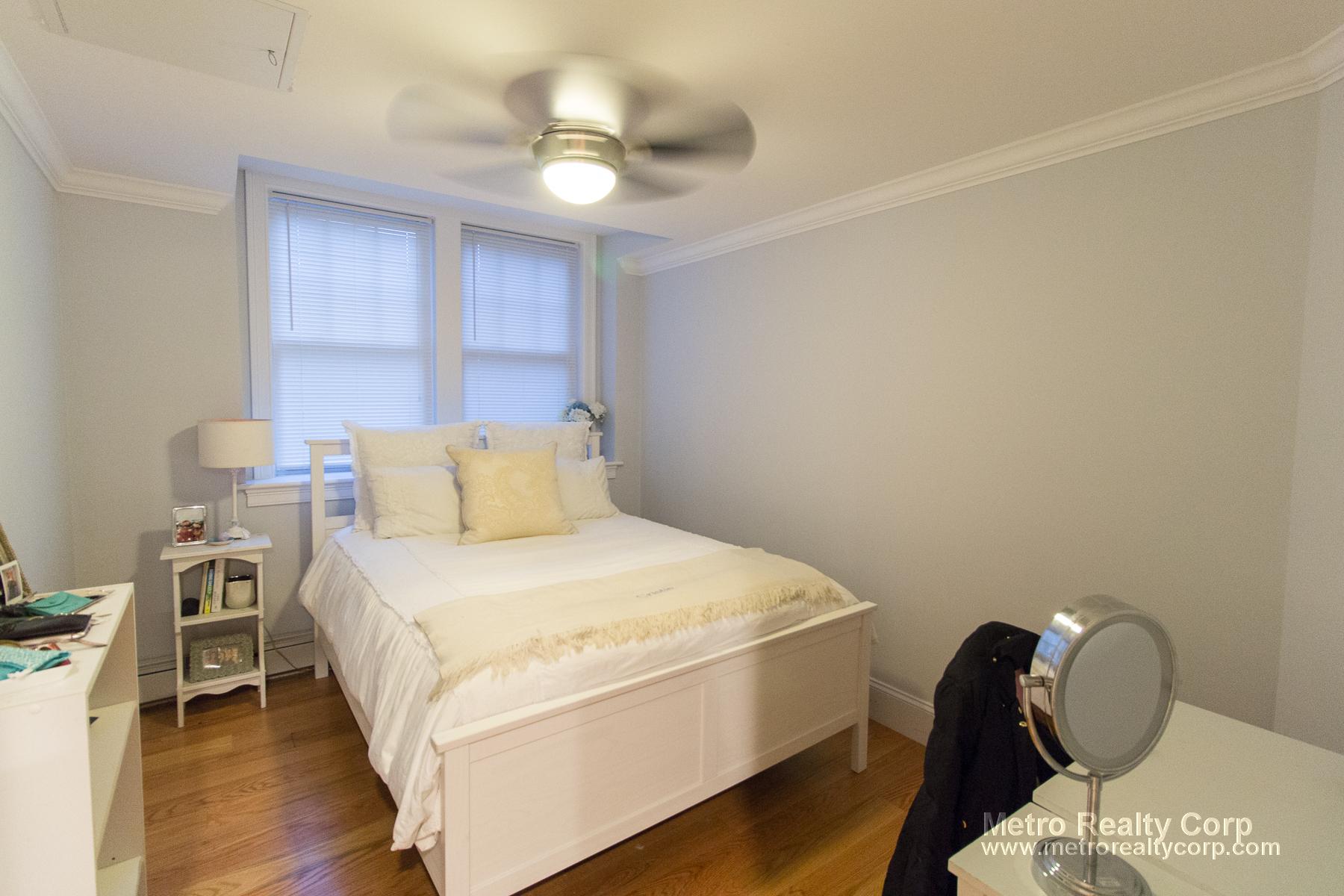 12 Greenway Ct, Coolidge Corner