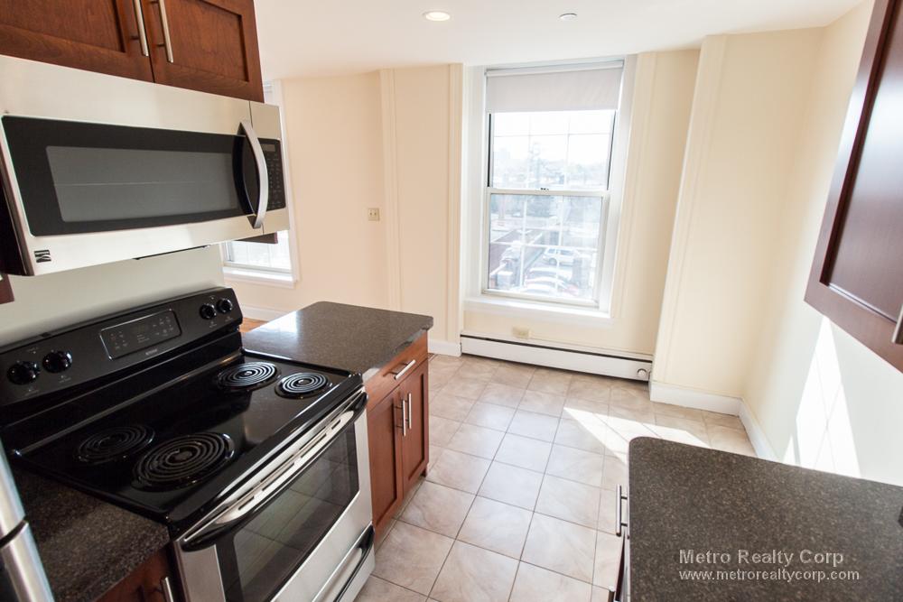 2 bed, 2 bath apartment for rent at 1284 Beacon St Unit 620, Coolidge Corner — photo 4 of 27
