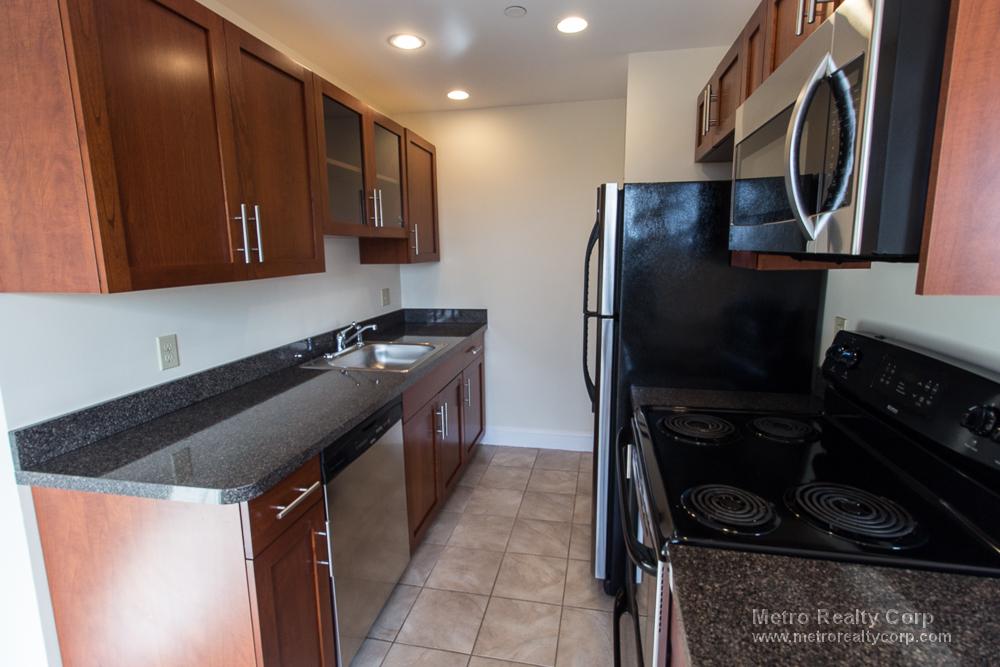 2 bed, 2 bath apartment for rent at 1284 Beacon St Unit 620, Coolidge Corner — photo 3 of 27