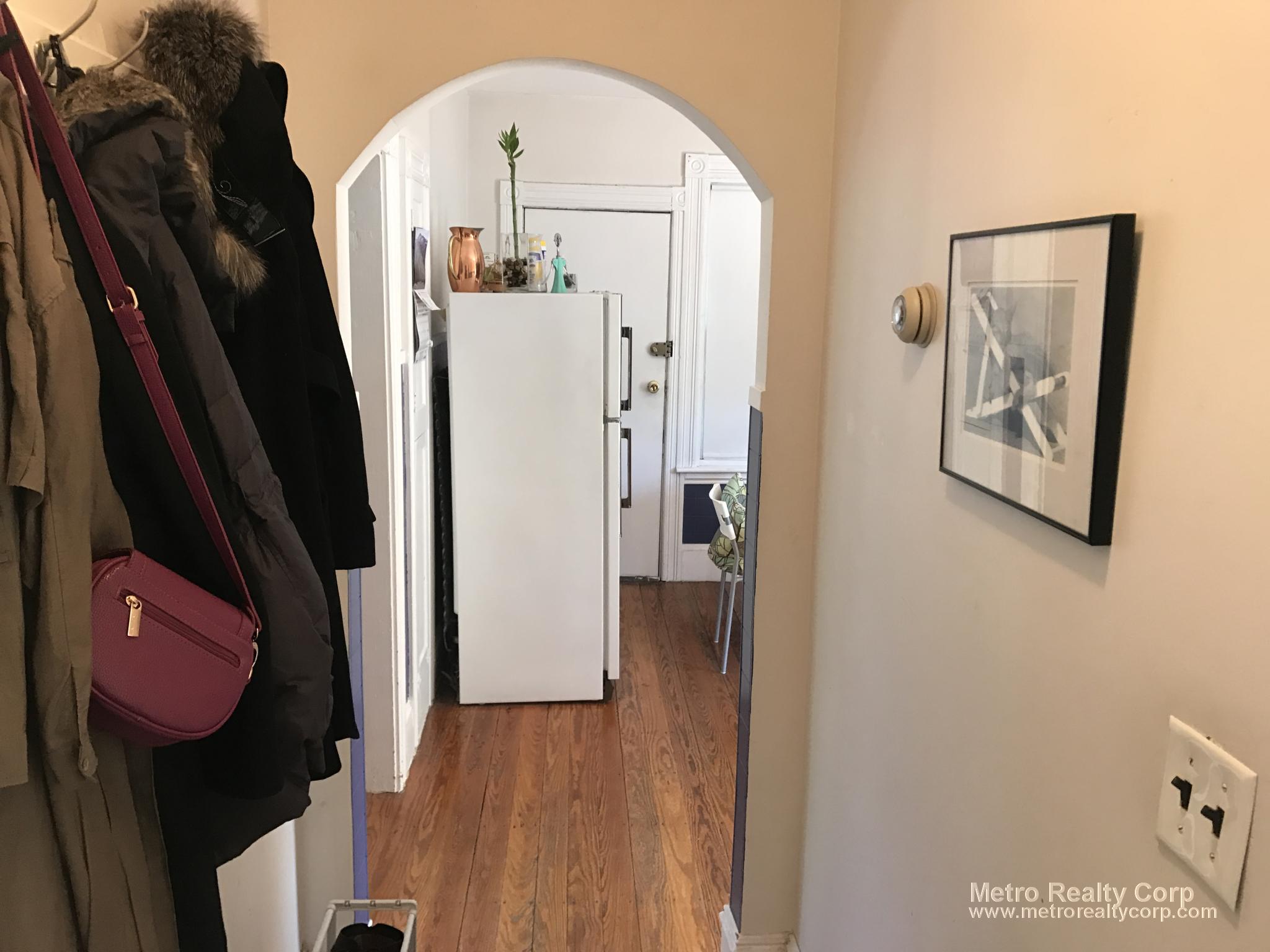 1 bed, 1 bath apartment for rent at 295 Summit Ave Unit 2, Brighton — photo 3 of 7