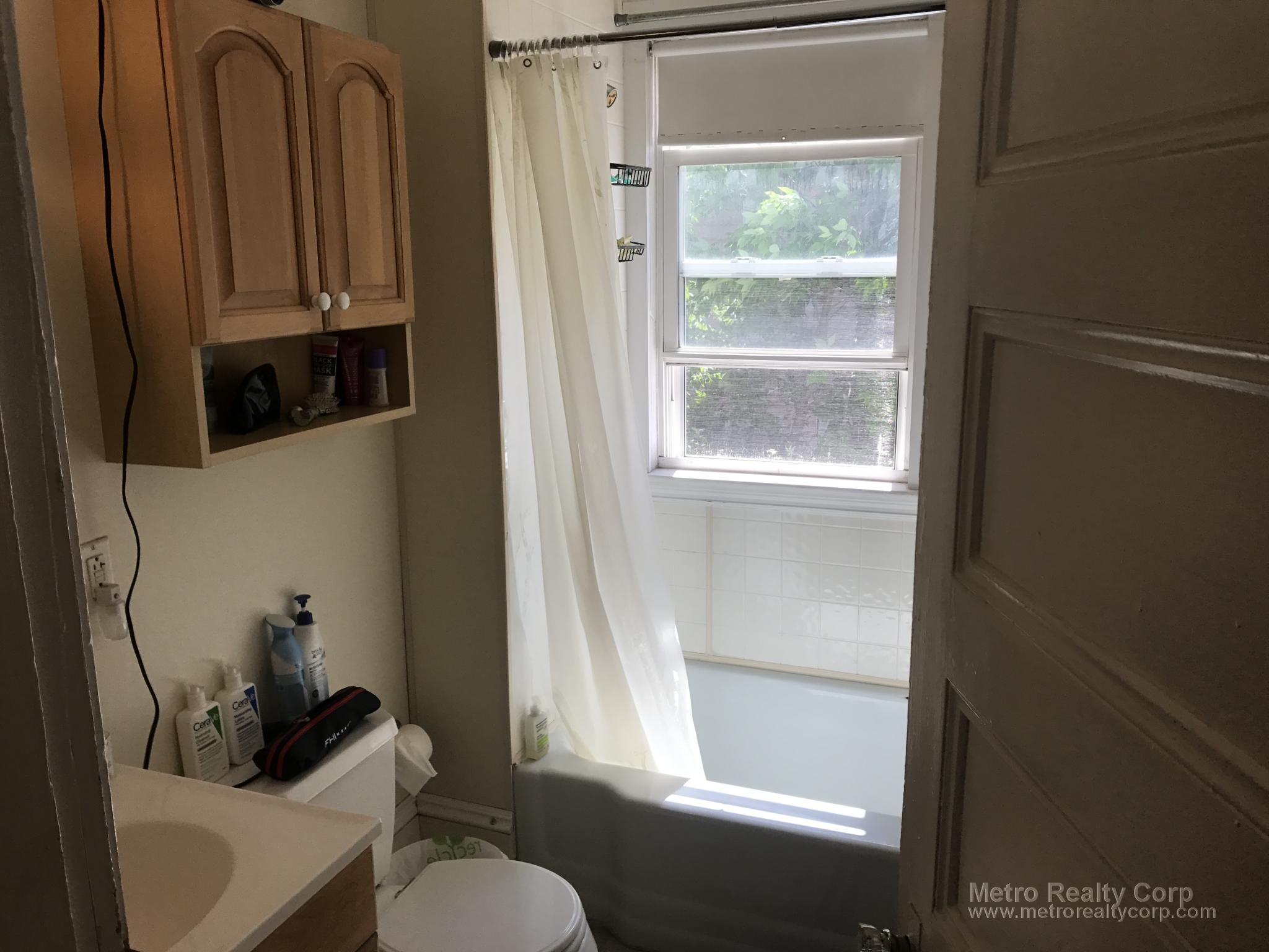 1 bed, 1 bath apartment for rent at 295 Summit Ave Unit 2, Brighton — photo 6 of 7