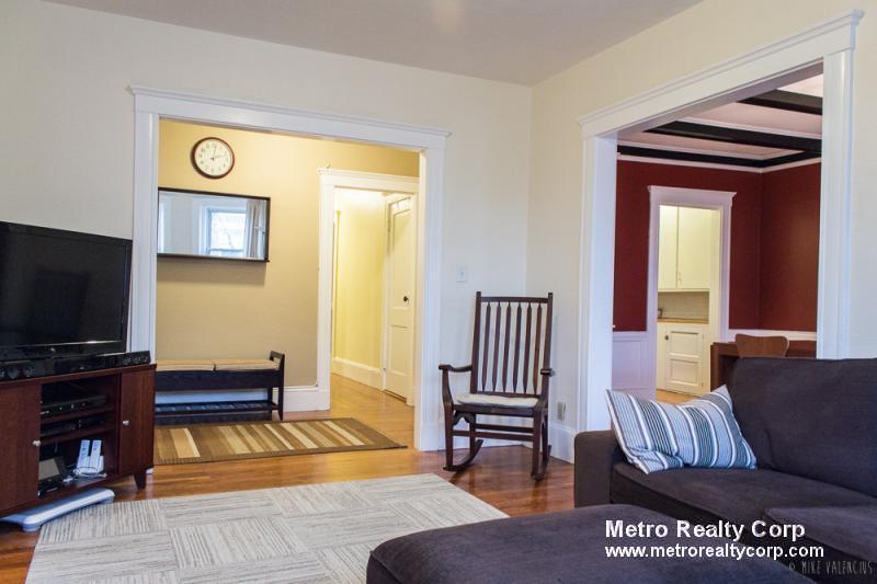 3 bed, 1 bath apartment for rent at 91 Fuller St Unit 2, Coolidge Corner — photo 3 of 20