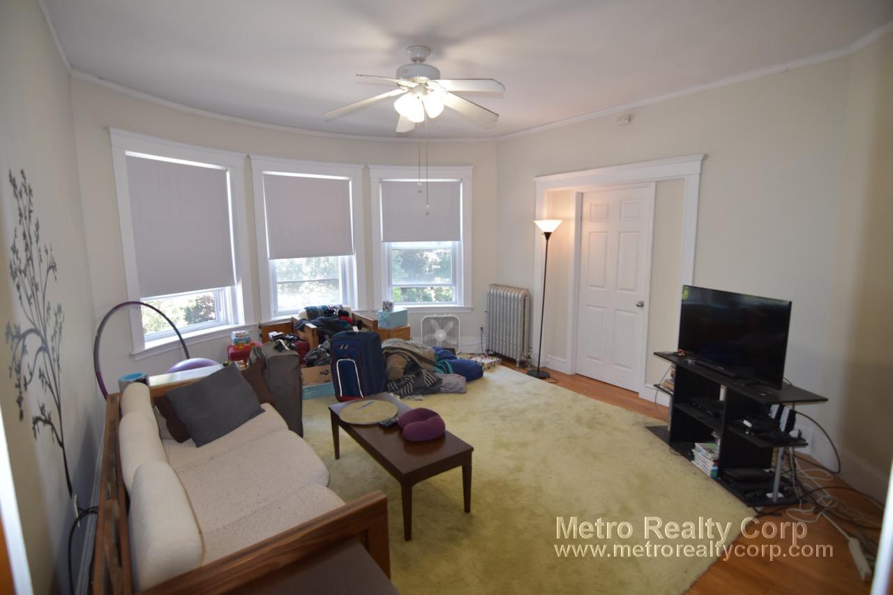 2 bed, 1 bath apartment for rent at 37 Claflin Rd Unit 4, Brookline — photo 2 of 9