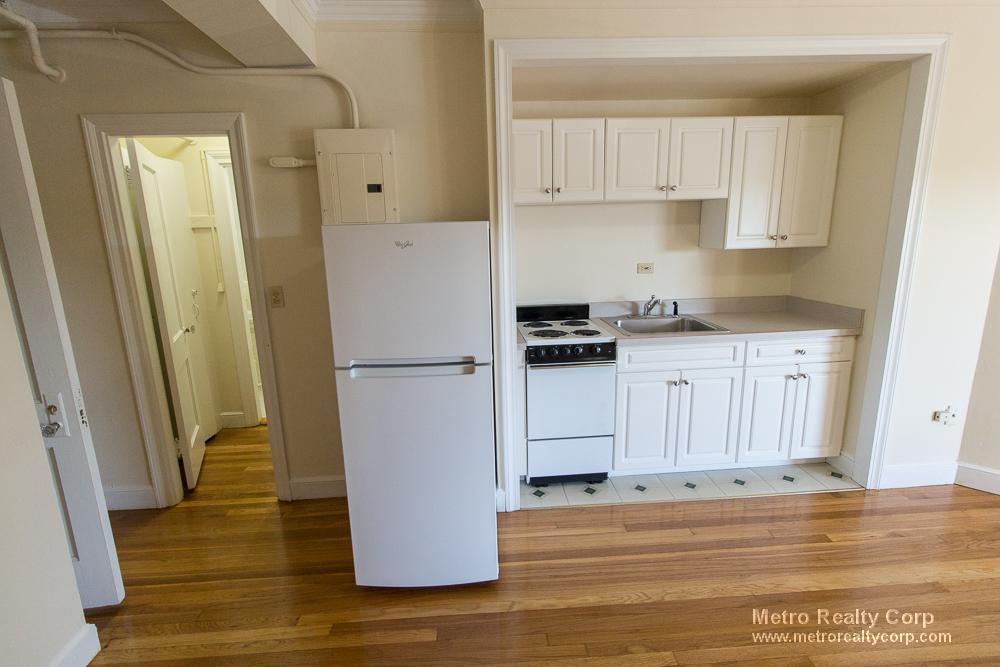 Studio bed, 1 bath apartment for rent at 1284 Beacon St Unit 705, Coolidge Corner — photo 4 of 8