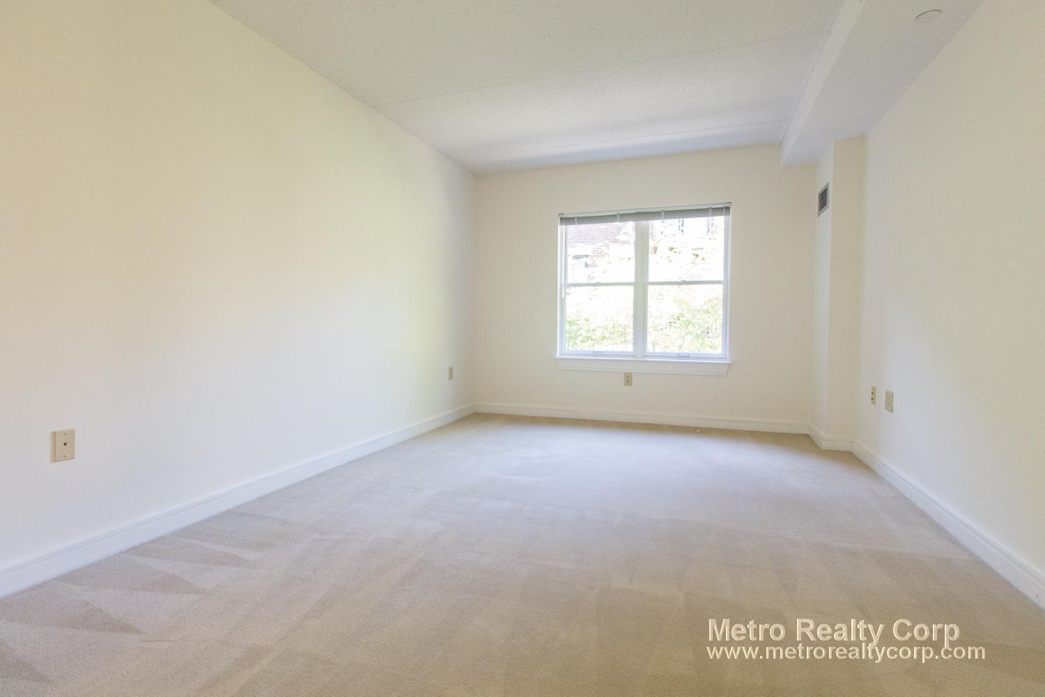 77 Marion St, Coolidge Corner