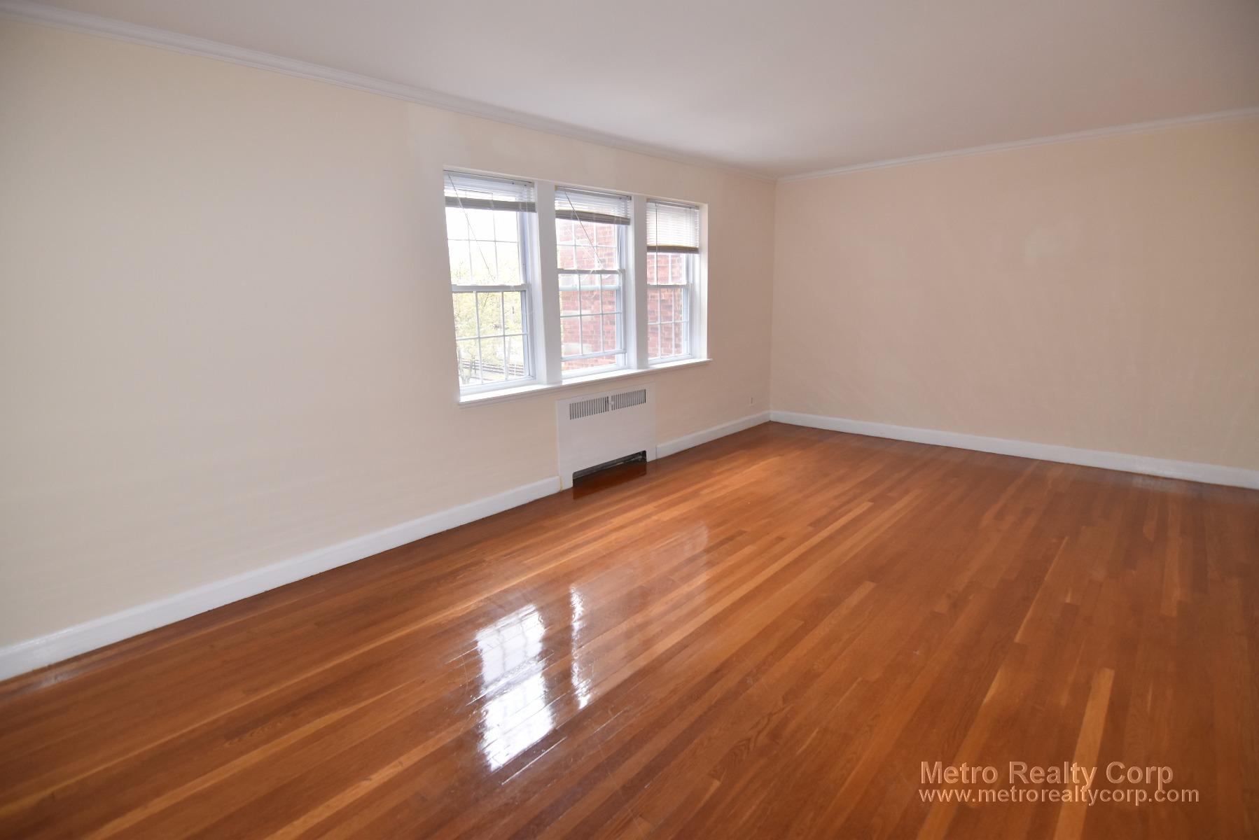 2 bed, 2 bath apartment for rent at 1129 Beacon St Unit 5, Brookline — photo 1 of 10