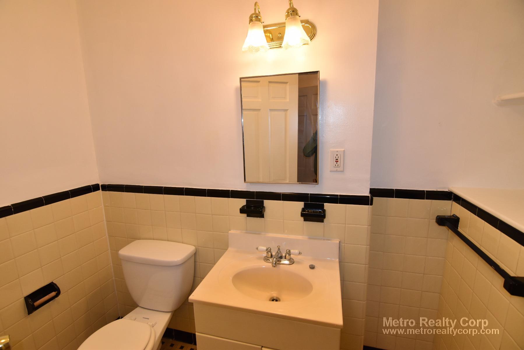 2 bed, 2 bath apartment for rent at 1129 Beacon St Unit 5, Brookline — photo 7 of 10