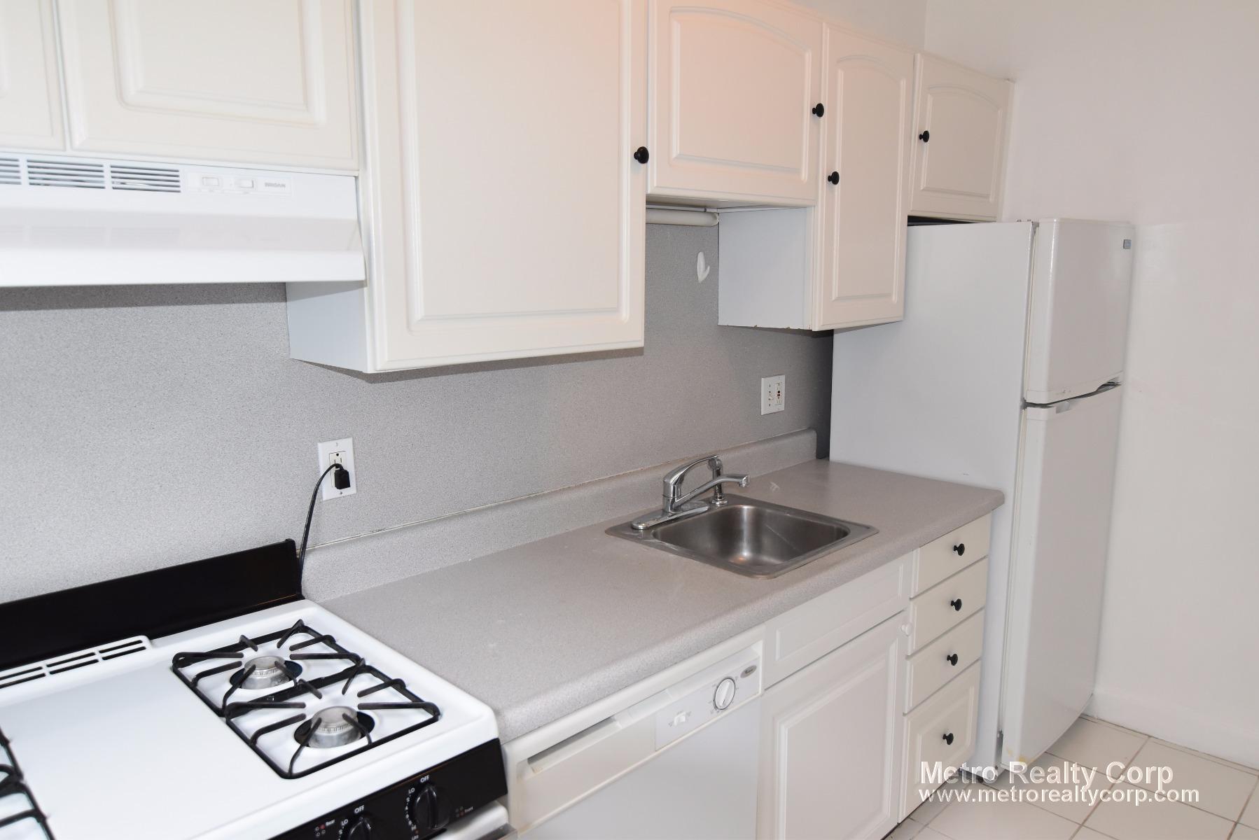 2 bed, 2 bath apartment for rent at 1129 Beacon St Unit 5, Brookline — photo 4 of 10