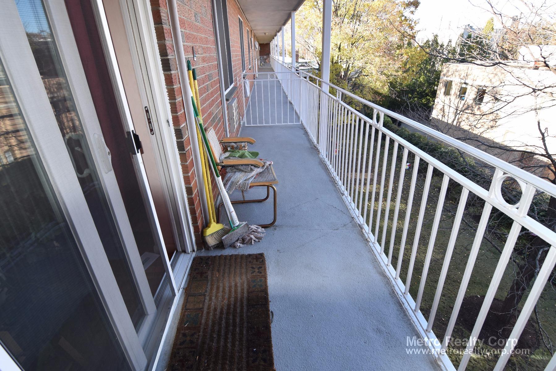 1 bed, 1 bath apartment for rent at 50 Green St Unit 404, Brookline — photo 9 of 14