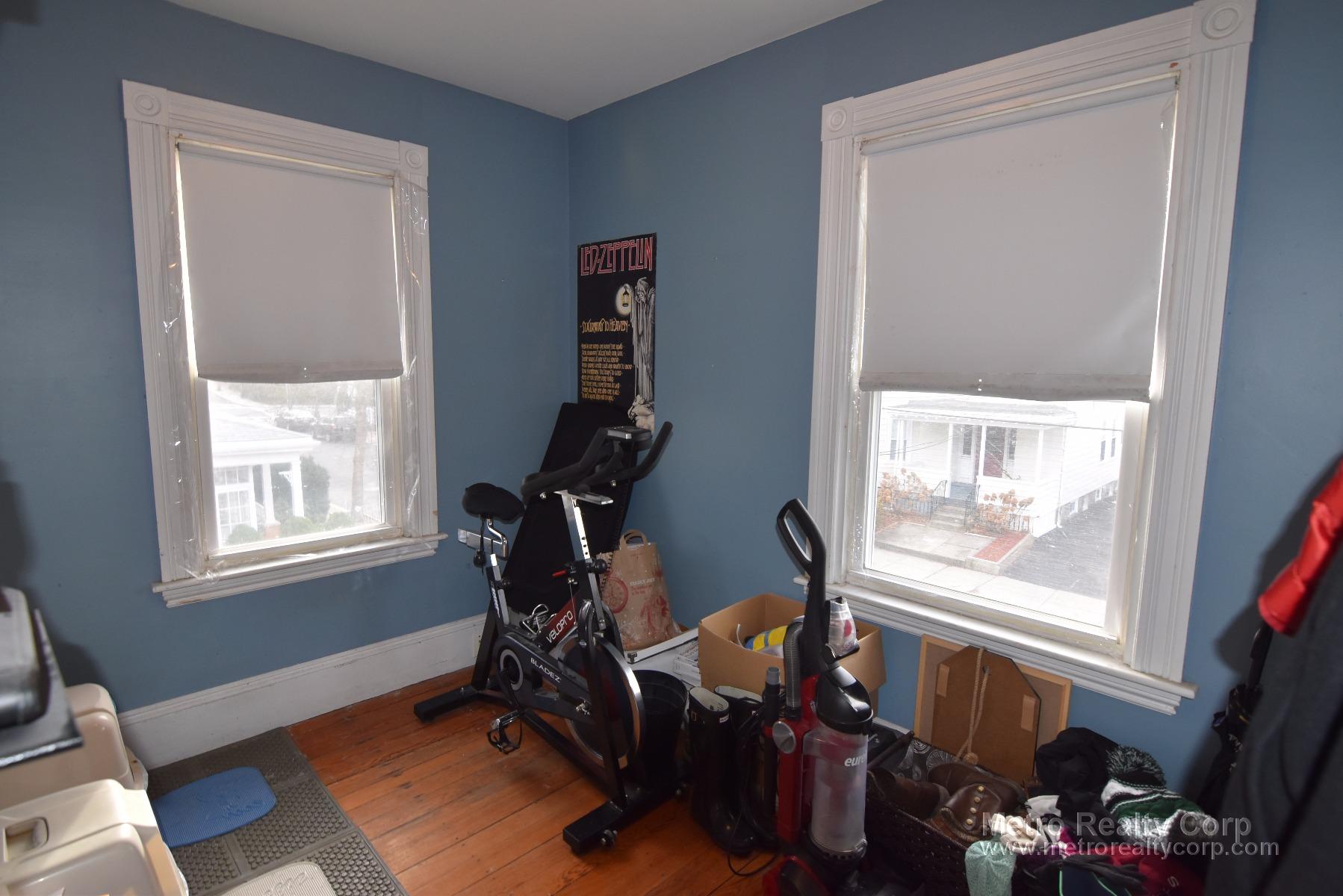 295 Summit Ave, Brighton